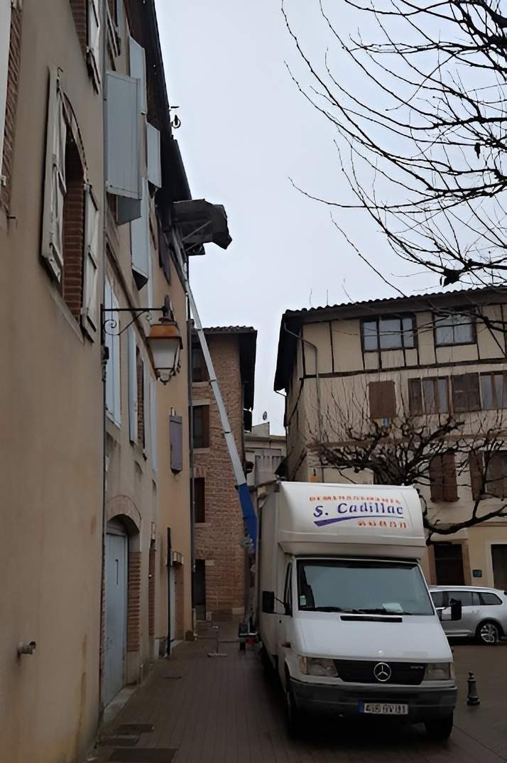 Déménagement avec monte-meubles Albi